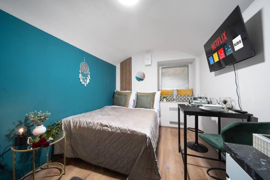 Secret Budget Studio Oasis Praga Exterior foto