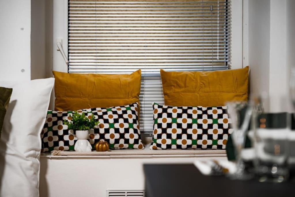 Secret Budget Studio Oasis Praga Exterior foto